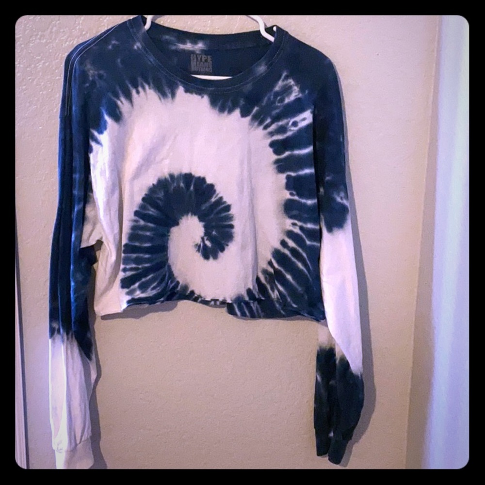 Crop top sweater with tie die swirl in the middle